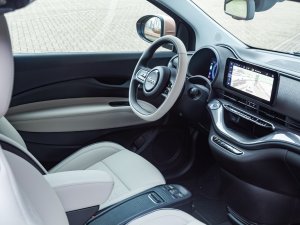 Eerste review: waarom de elektrische Fiat 500e 3+1 wel en geen deurslaand succes is