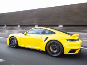 Porsche 911 Turbo S: Supercar waarmee je ook naar de supermarkt kan