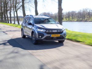 Met deze zevenzitter wil Dacia de Skoda Peaq en Peugeot E-5008 uitdagen
