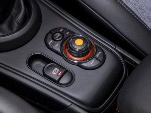 Test Audi Q2, Kia Stonic en Mini Countryman: hoe diep zijn jouw zakken?