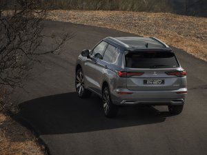 Zo gaat de nieuwe Mitsubishi Outlander PHEV (2025) zijn concurrenten te lijf