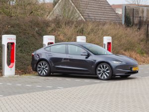 Autoverkopen april 2025: de laatste maand waarin de Kia EV3 aan kop gaat (en dit is waarom)