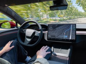 Dit 16 jaar oude model van Tesla krijgt weer een facelift