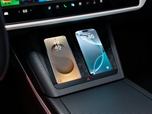 Dit 16 jaar oude model van Tesla krijgt weer een facelift