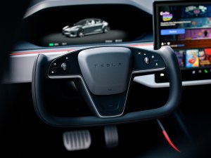 Dit 16 jaar oude model van Tesla krijgt weer een facelift