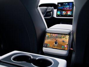 Dit 16 jaar oude model van Tesla krijgt weer een facelift