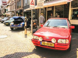 Een stad vol oude auto’s