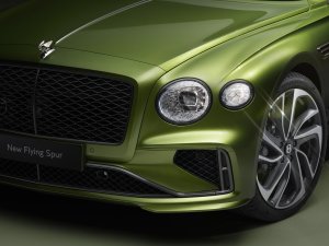 Bentley Flying Spur (2024) krijgt er 147 pk bij maar wordt veel goedkoper