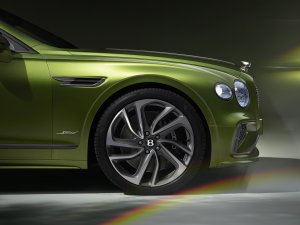 Bentley Flying Spur (2024) krijgt er 147 pk bij maar wordt veel goedkoper