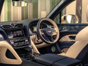 Zou de Bentley Bentayga Hybrid echt 1 op 30 halen? Dacht het niet!
