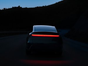 Review: Tesla Model Y (2025) laat concurrentie naar adem happen