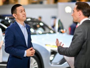 Nieuwkomer Nio laat Tesla links liggen en valt Volkswagen aan