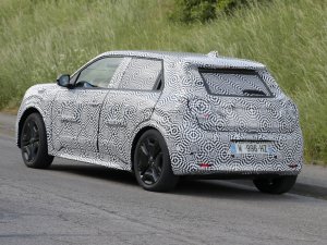 Nissan Micra in de startbloken om mee te liften op succes Renault 5