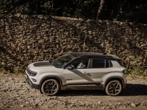 Jeep Avenger 4xe (2025) review: waarom de meest nutteloze Avenger toch de leukste is
