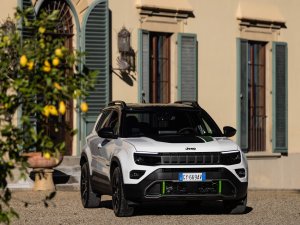 Jeep Avenger 4xe (2025) review: waarom de meest nutteloze Avenger toch de leukste is