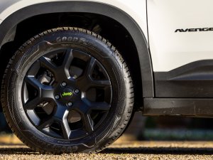 Jeep Avenger 4xe (2025) review: waarom de meest nutteloze Avenger toch de leukste is