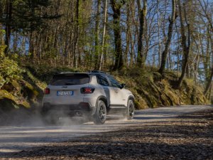 Jeep Avenger 4xe (2025) review: waarom de meest nutteloze Avenger toch de leukste is