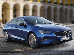 Bescheiden facelift voor de Opel Insignia is bescheiden