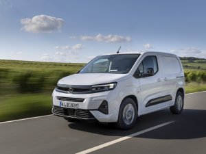 Opel op water en stroom: Movano Hydrogen en Combo Electric maken debuut op IAA