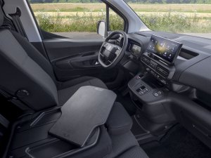 Modder, sneeuw, gravel: zo houdt de Opel Combo Cargo 4x4 zich staande