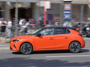 'Sombere toekomst elektrische auto' - Duitse autofabrikanten in paniek