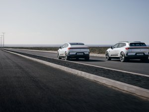 REVIEW - De Polestar 4 SUV is stiekem helemaal geen SUV, maar wel een leuke auto (met video)