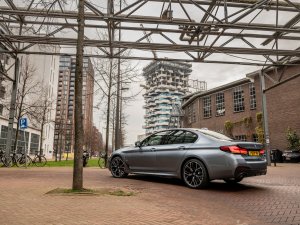 In deze Nederlandse steden gaat jouw BMW automatisch elektrisch rijden