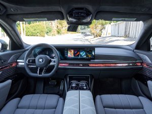 BMW i7 (2023) test: waarom je nooit meer ongestoord je minnares kunt bellen