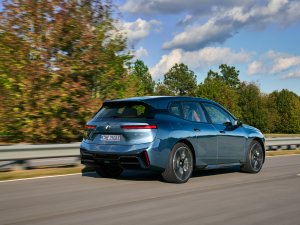 Kleine facelift BMW iX met grote gevolgen: actieradius 40 procent omhoog