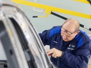 De vraag naar deze Europese EV is zo groot, dat de fabriek dag en nacht door draait