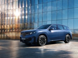 BMW iX3 strooit met indrukwekkende getallen (maar dat uiterlijk ...)