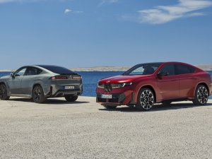 Wil je een BMW iX3 met meer bereik, meer pk's en minder ruimte? Da's dan 9575 euro extra