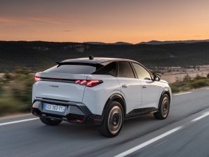 Waarom de Peugeot e-3008 plotseling 5725 euro goedkoper is geworden