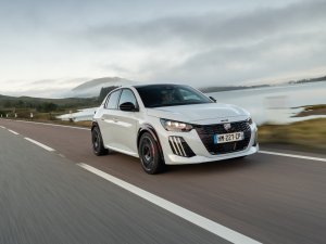 Review Peugeot E-208 GTi: is de duurste hot hatch van Stellantis ook de leukste thuis?