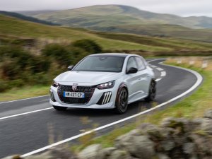 Review Peugeot E-208 GTi: is de duurste hot hatch van Stellantis ook de leukste thuis?
