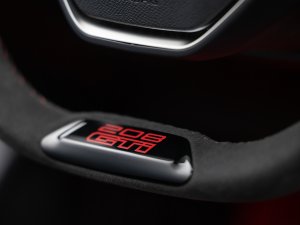 Review Peugeot E-208 GTi: is de duurste hot hatch van Stellantis ook de leukste thuis?