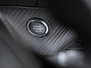 Review Peugeot E-208 GTi: is de duurste hot hatch van Stellantis ook de leukste thuis?