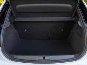 Review Peugeot E-208 GTi: is de duurste hot hatch van Stellantis ook de leukste thuis?