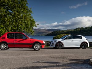 Review Peugeot E-208 GTi: is de duurste hot hatch van Stellantis ook de leukste thuis?