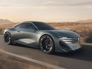 Nieuwe Peugeot RCZ erft alles van het origineel, behalve de rampmotor