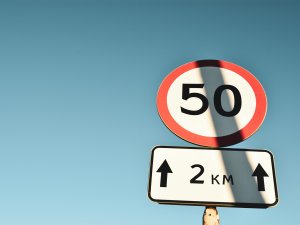 Frankrijk schaft milieustickers af, toch riskeer je zonder sticker een dikke boete