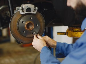 Hieraan zie je dat één op de drie automobilisten zich eigenlijk geen auto meer kan veroorloven