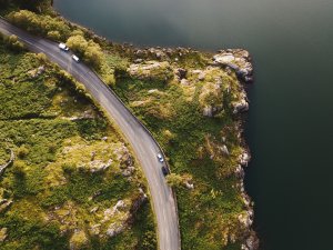 Wie van bochten en Britten houdt, móét met deze auto op vakantie naar Schotland