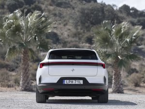 REVIEW - De Polestar 4 SUV is stiekem helemaal geen SUV, maar wel een leuke auto (met video)