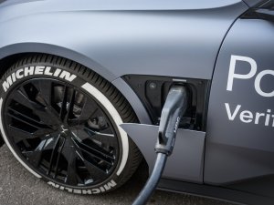 Polestar ontrafelt snellaadgeheim: in 10 minuten tot 80 procent