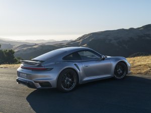 Hoe een simpel ruitje ervoor zorgt dat we voor de bijl gaan voor de zoveelste gelimiteerde Porsche 911