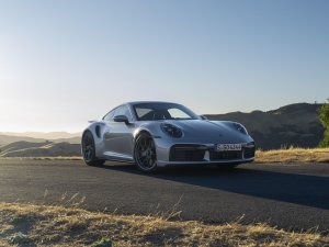 Hoe een simpel ruitje ervoor zorgt dat we voor de bijl gaan voor de zoveelste gelimiteerde Porsche 911