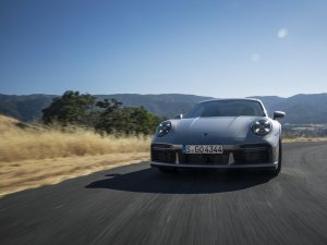 Hoe een simpel ruitje ervoor zorgt dat we voor de bijl gaan voor de zoveelste gelimiteerde Porsche 911