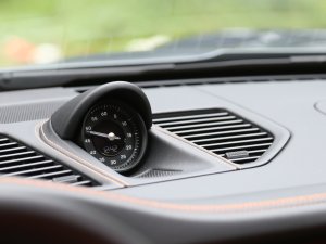 Porsche 911 Carrera (2024) review - met een EV was dit nooit gebeurd