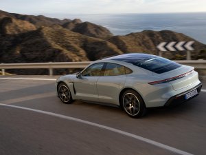 Nieuwe Porsche Taycan (2024) doet alles véél sneller
